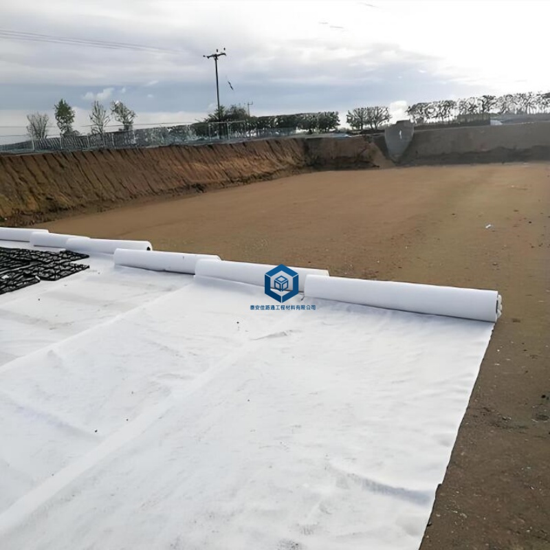 短丝土工布工程建设中的多功能基础材料